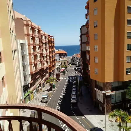 Avenida El Puente, 26 * 산타크루즈데라팔마